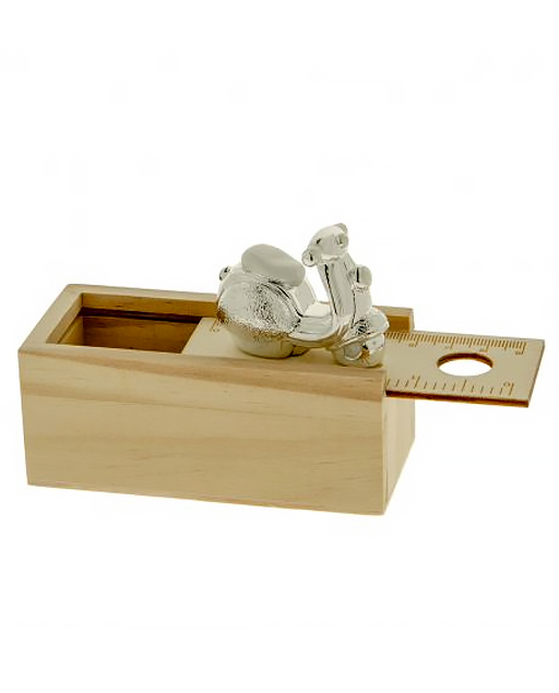 PORTARIGHELLO IN LEGNO CON VESPA - immagine 2